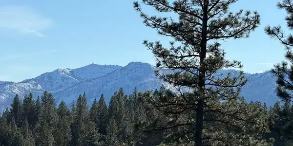 Image 2: Views of Collier Peak