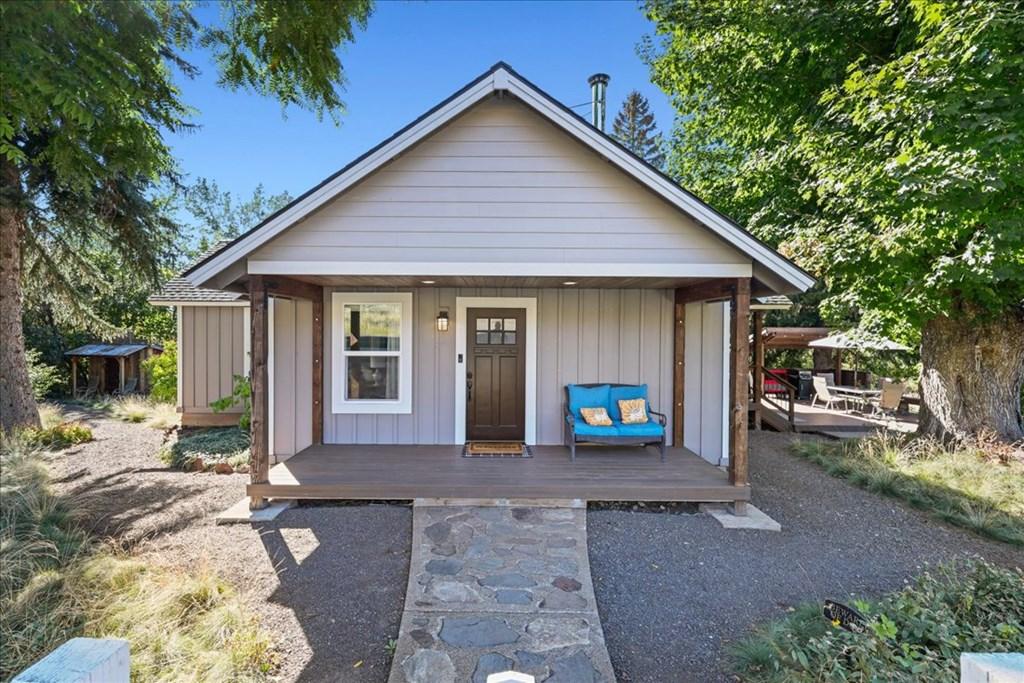 Image 3: Front of Home