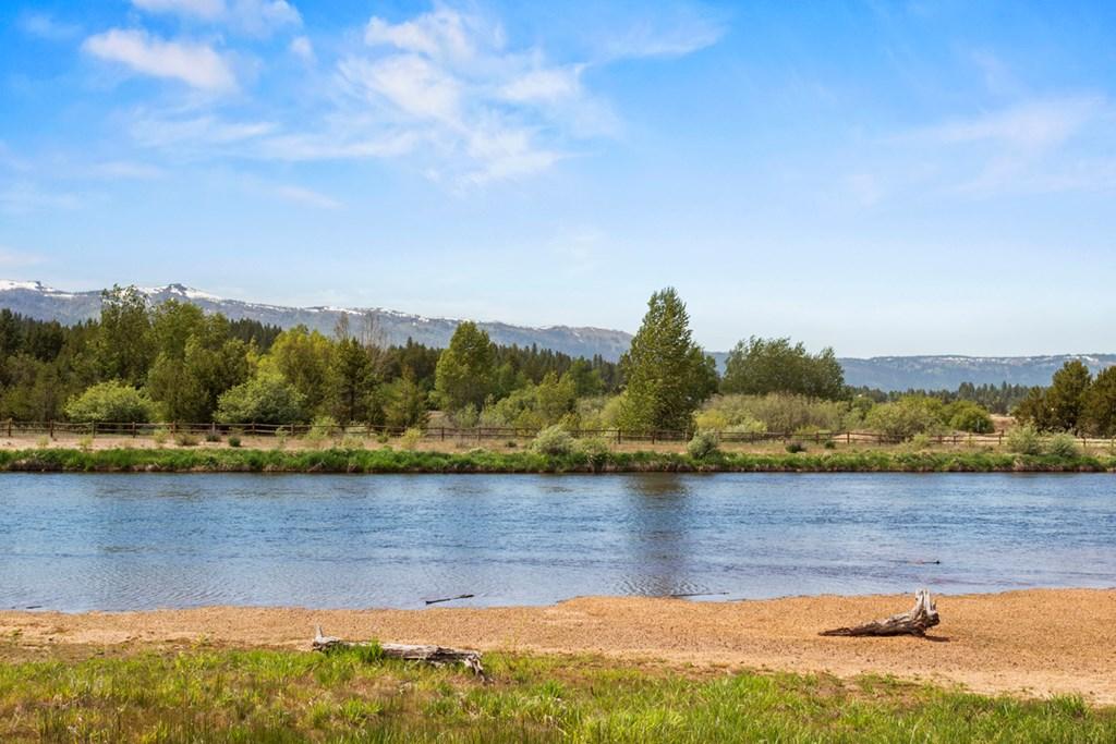 Image 2: 100' of Payette River Frontage