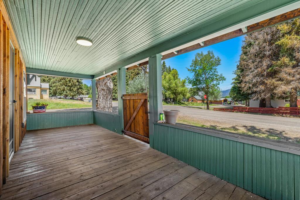 Image 4: Spacious Covered Porch Entry