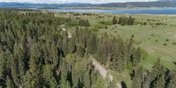 Image 4: 2 Miles South of Tamarack Resort