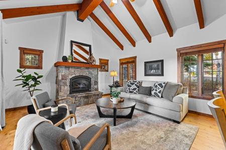 12 Rock Creek Court
