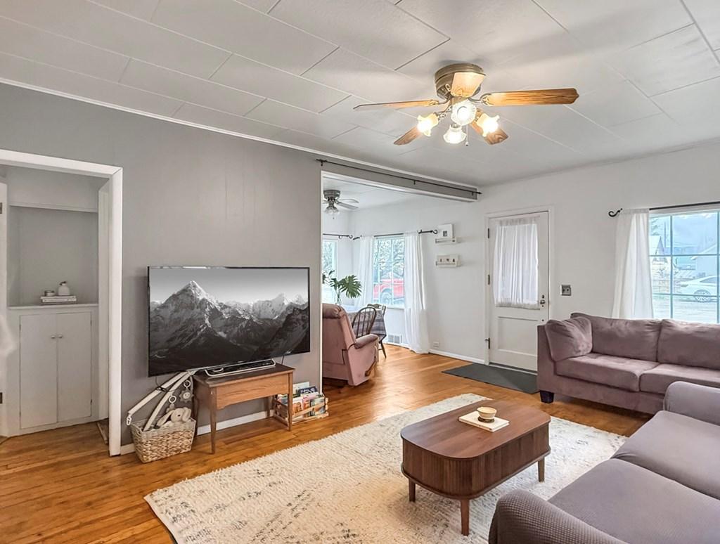 Image 4: Hardwood Floors