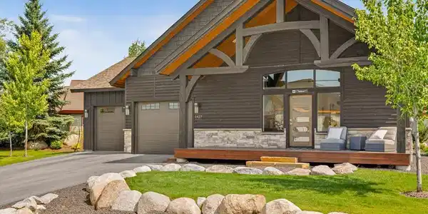 1427 Mountain Meadow Drive
