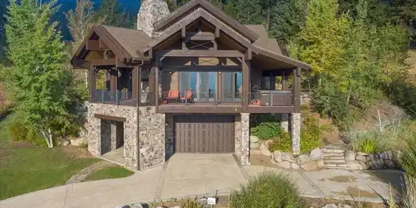 516 Whitewater Drive