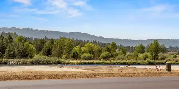 Image 2: Peek-a-Boo View of Payette River & Mountains