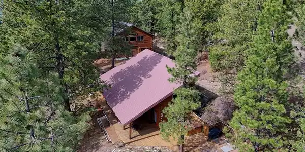 Image 4: Unique Property Combining Home and Shop