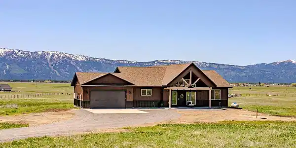 55 Chisum Drive