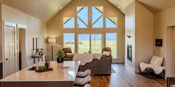 Image 3: Open Floor Plan