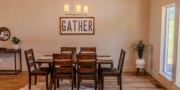 Image 4: Dining Area