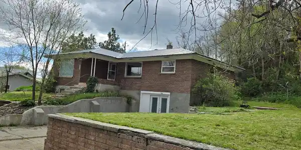 106 N Galena Street