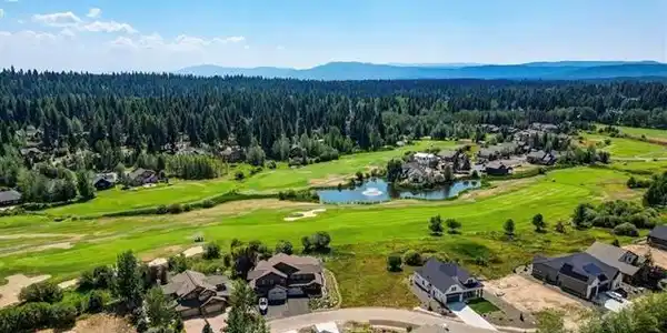 1400&04 Mountain Meadow Drive