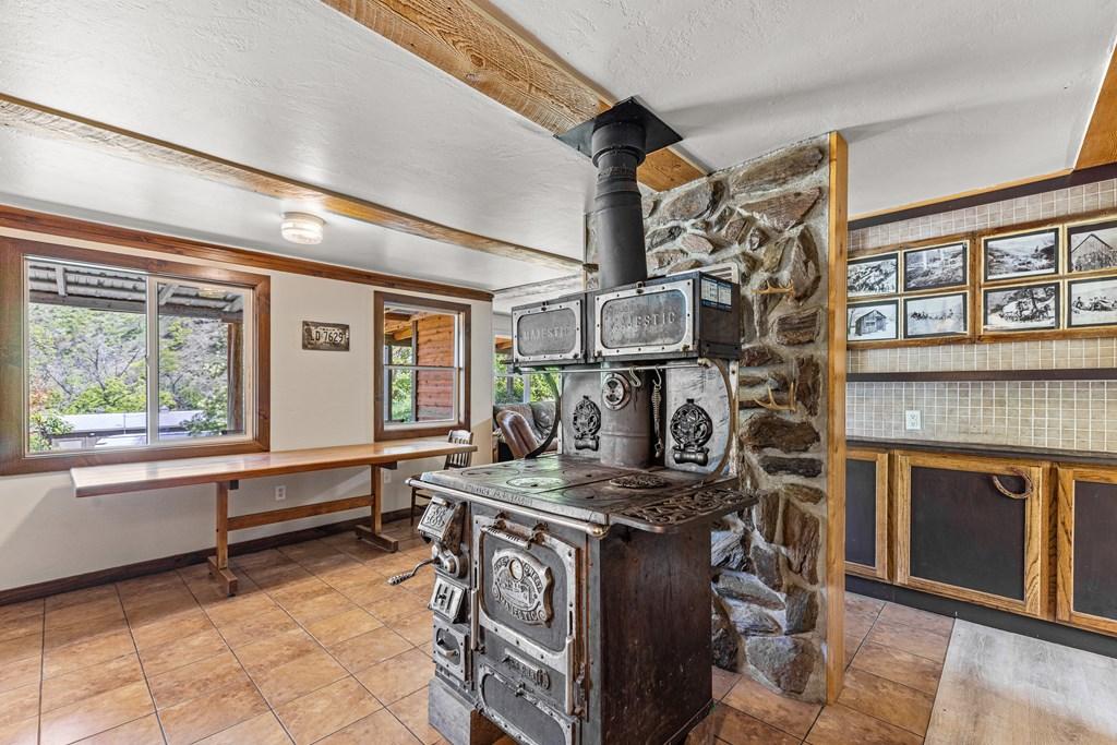 Image 4: Main house kitchen