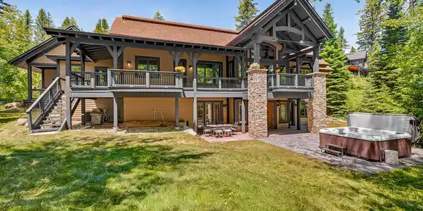 24 Steelhead Court