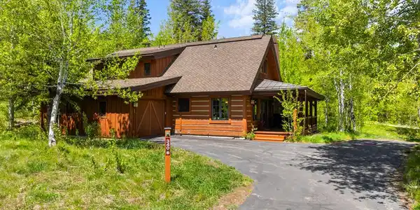 340 Discovery Drive