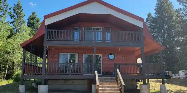 Image 2: Front of the cabin