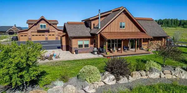 7 Boulder View Place