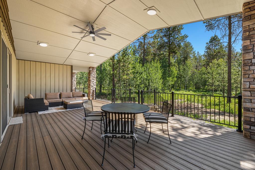 Image 4: The massive back deck.