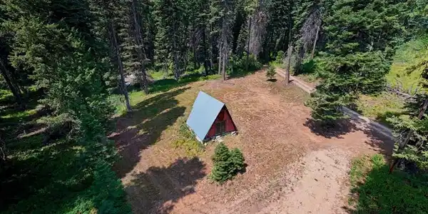 Image 4: 396 Sq. Ft. Shed
