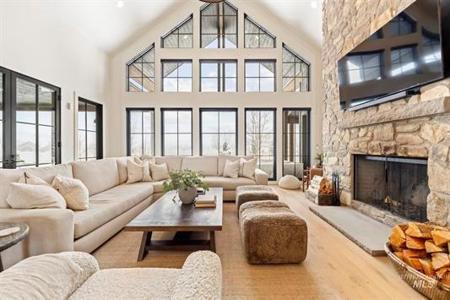 11 Larkspur Circle