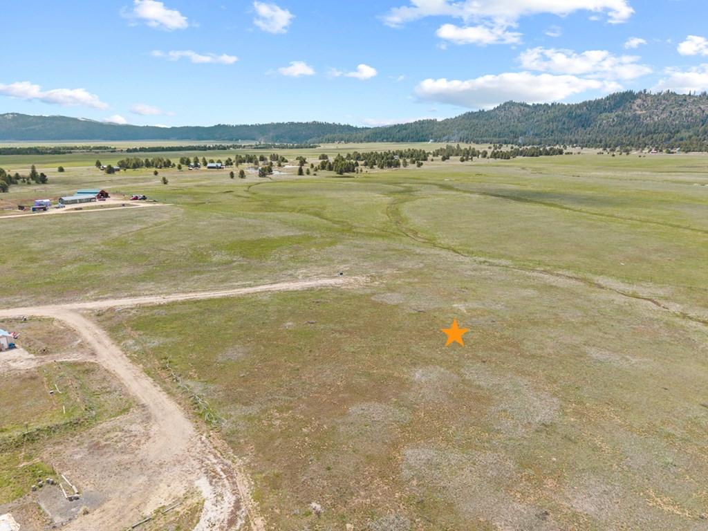 Image 3: Located in Round Valled