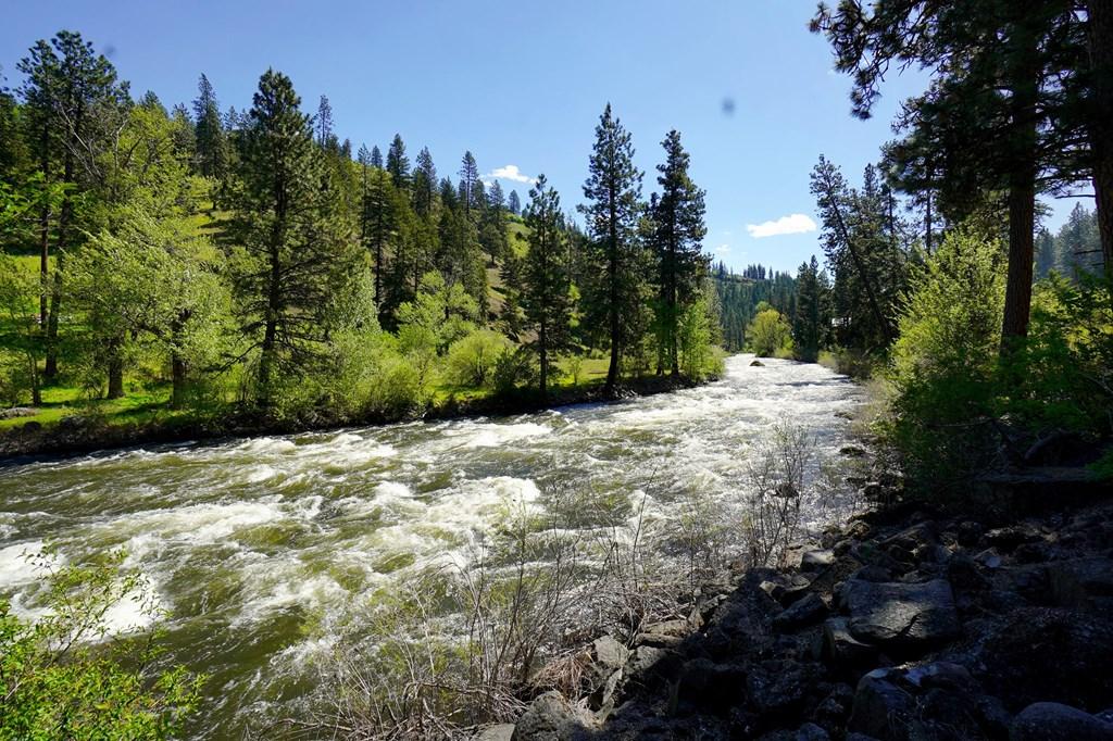 Image 3: Looking South
