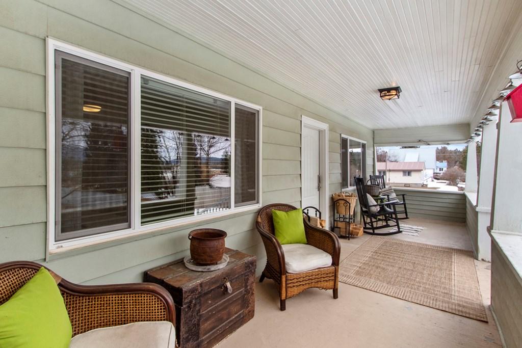 Image 3: Covered Back Porch