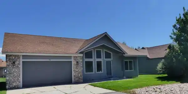 16 Timberline Drive