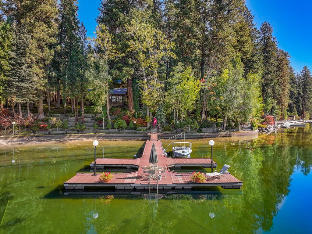 Image 2: Largest of the two docks.