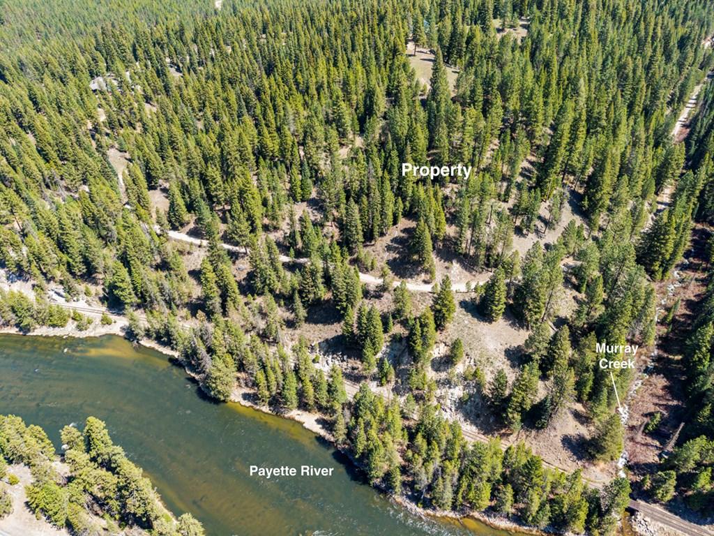 Image 4: Proximity of Property