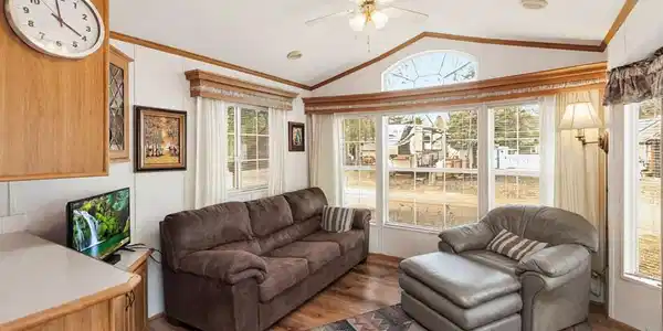 Image 2: Living Room