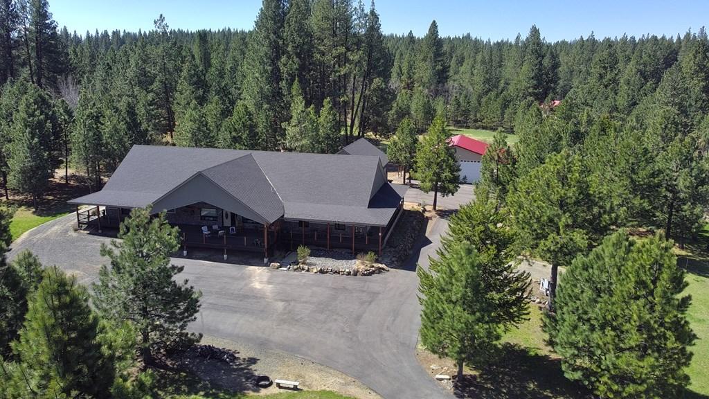 Image 3: Plenty of parking area for family and friends
