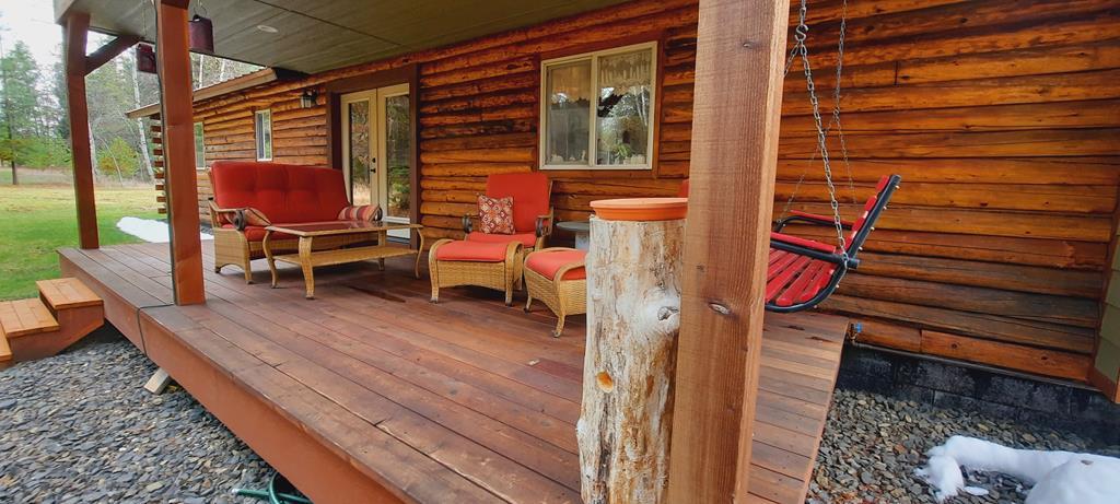 Image 4: Covered deck