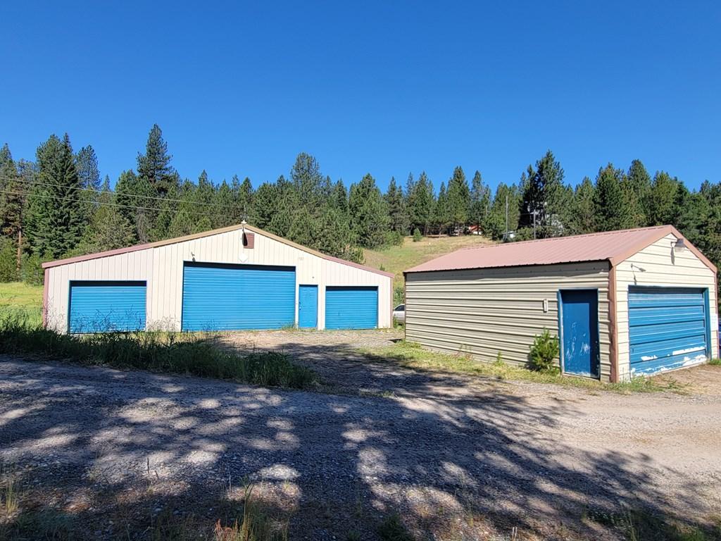 Image 3: Shop and garage