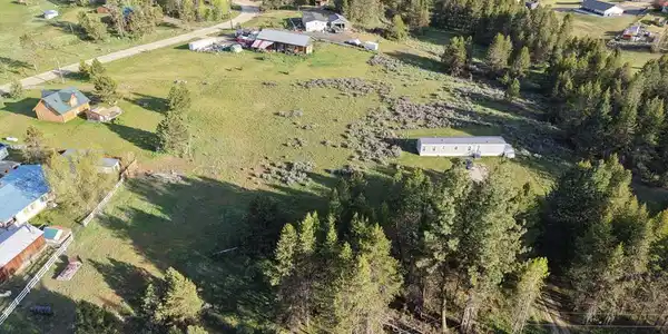 8 W Prospectors Drive