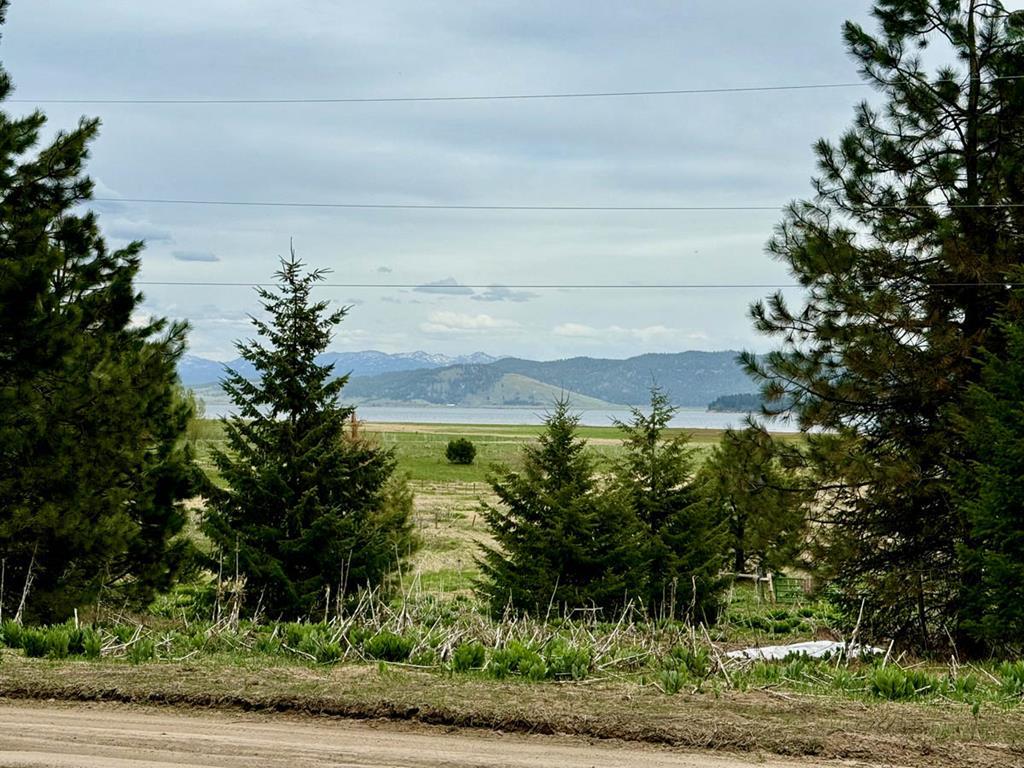 Image 2: Huge Lake Cascade & East Mountain Views
