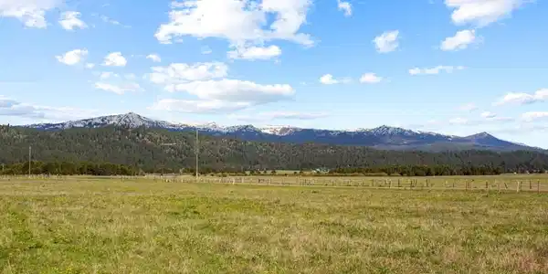 Image 3: Awesome West Mountain Views