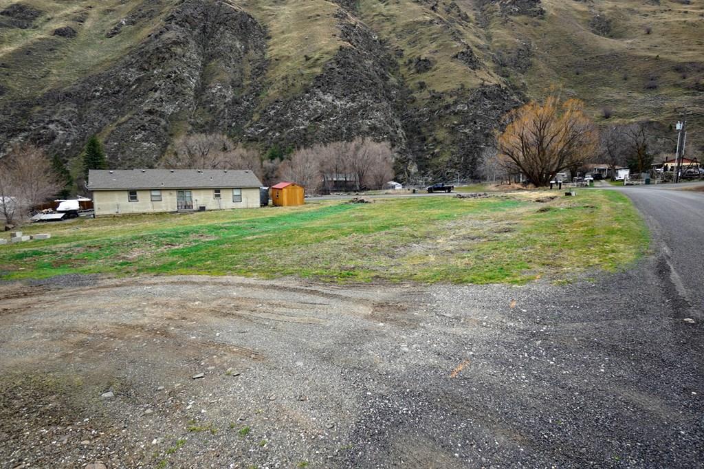 Image 3: Approach from Fish Trap Road