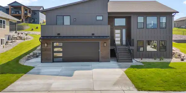 7022 Max Drive