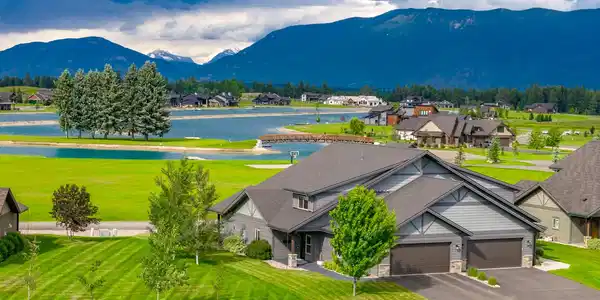 128 Rosewater Loop