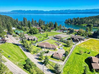 1095 Lakeside Boulevard