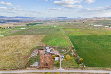44546 Round Butte Road