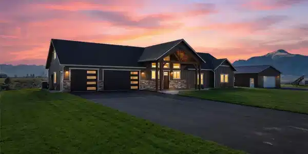 475 Ashleigh Lane