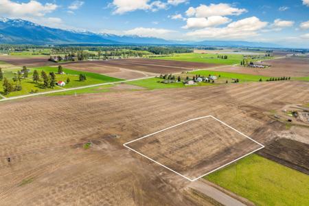 3008 Farmhouse Ct