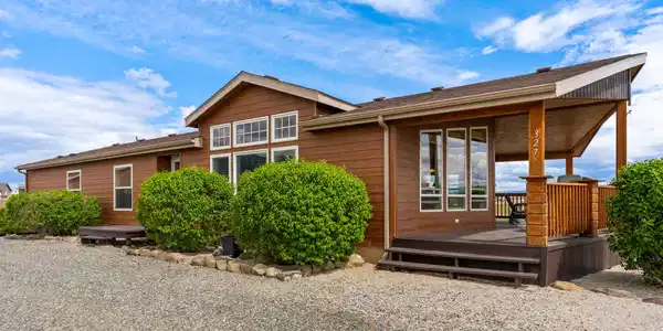 327 Quartz Road