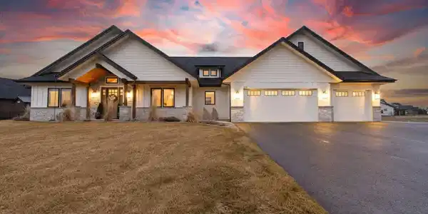 335 Rosewater Loop