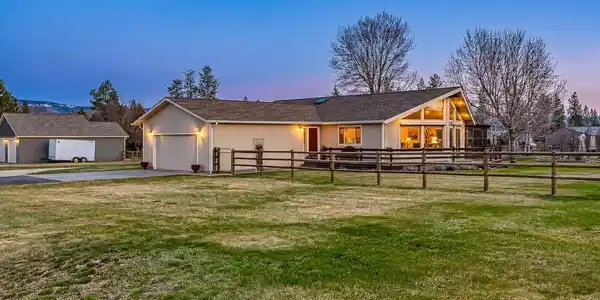 37 Canyon Breeze Court