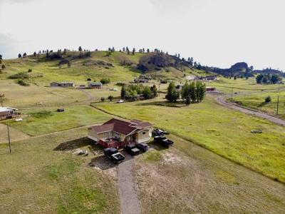 2 Meadowlark Square