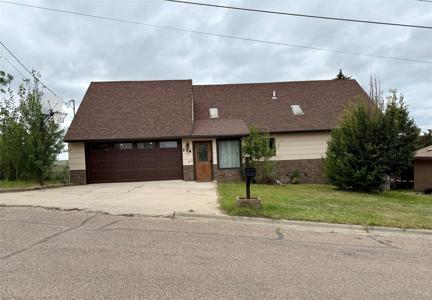 114 4th Street SW