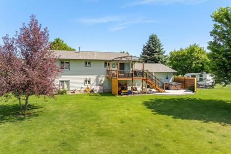 6595 Ruby Lane